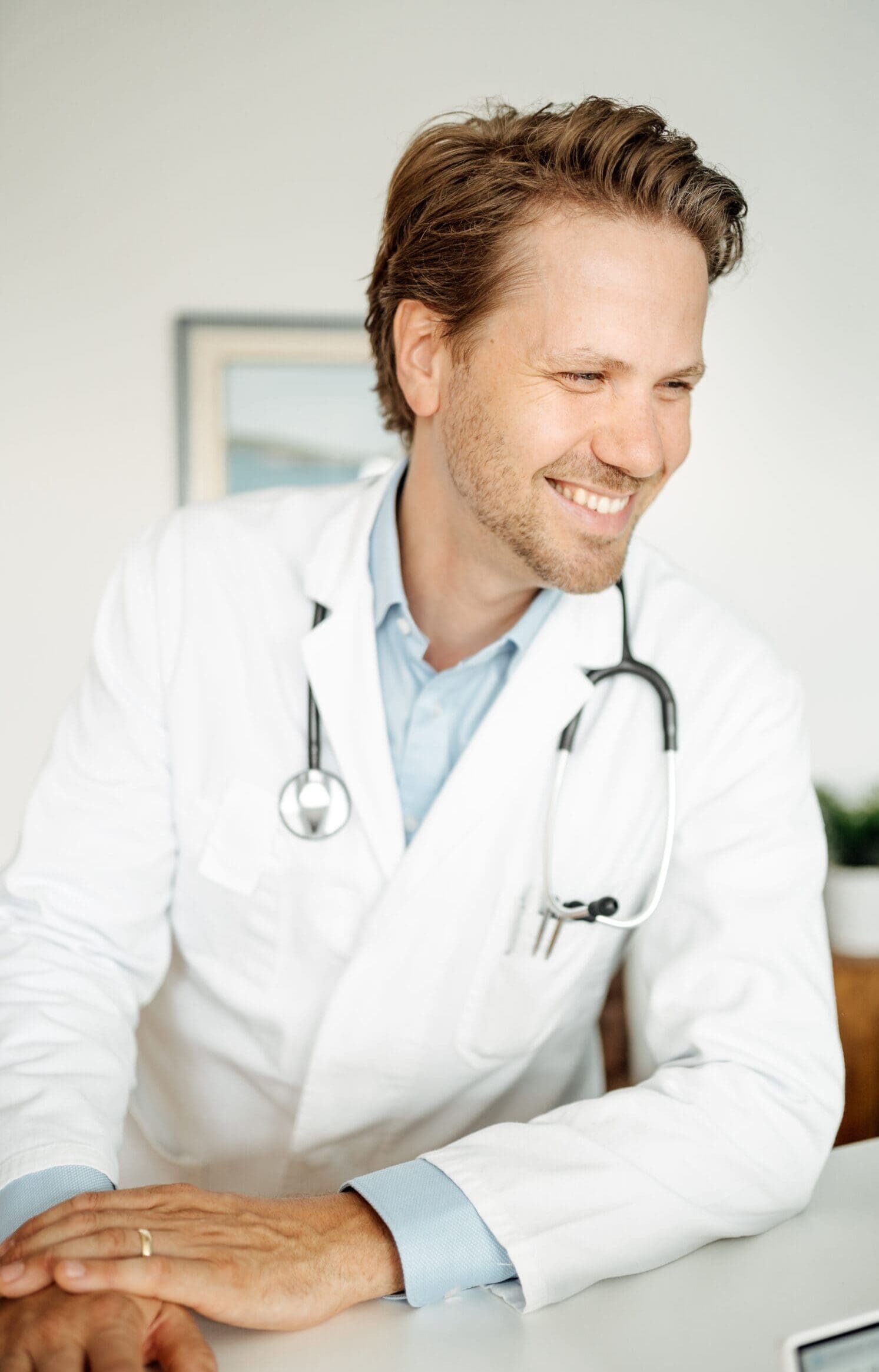 Dr. Emanuel Gollegger in seiner Ordination